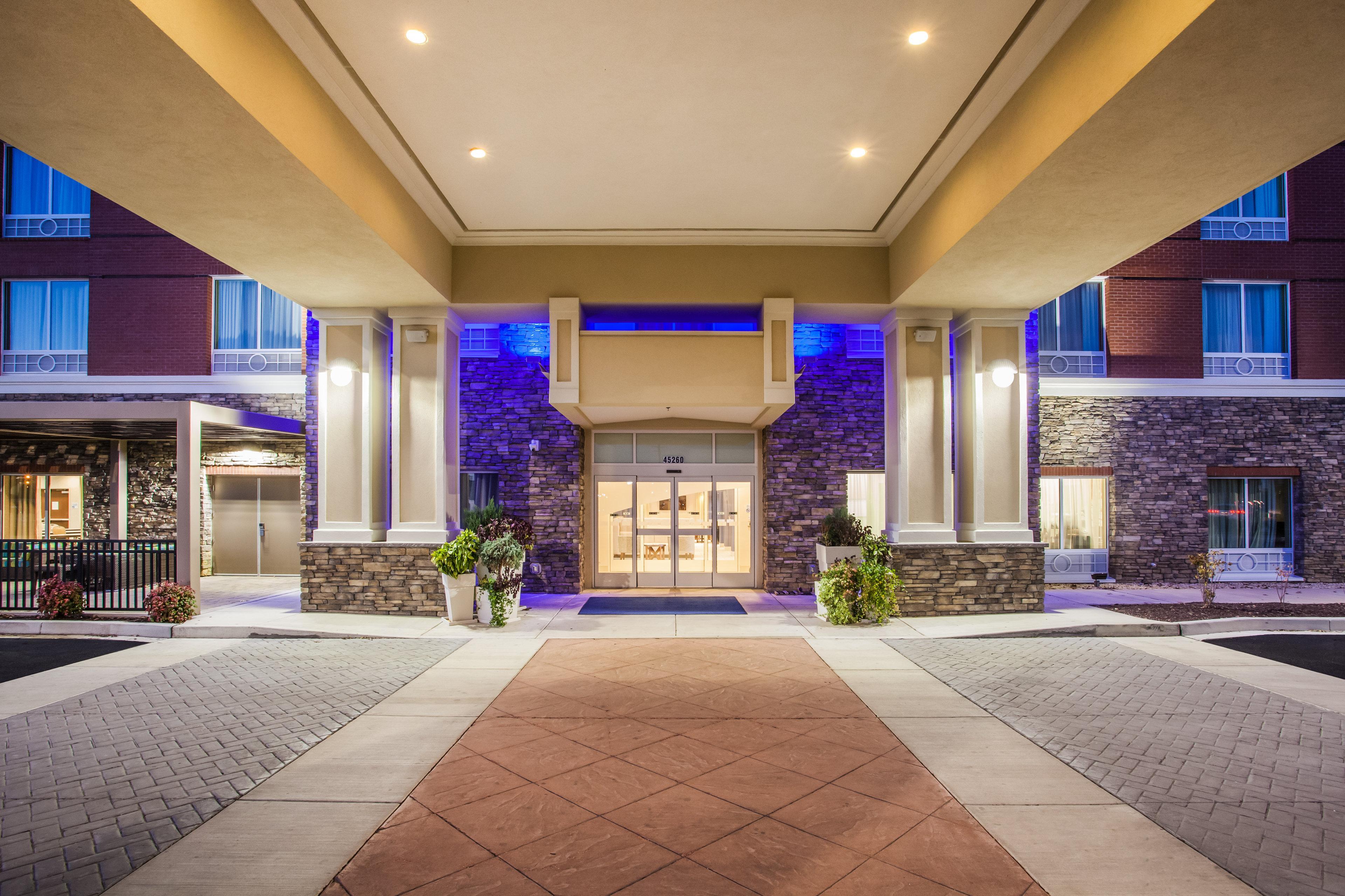 Holiday Inn Express & Suites Lexington Park California By Ihg Luaran gambar